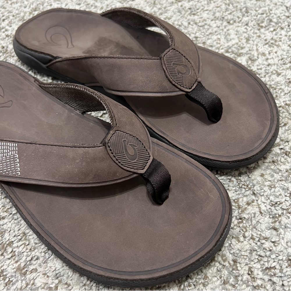 OluKai Tuahine Men’s Waterproof Leather Sandals Dark Wood Size 10